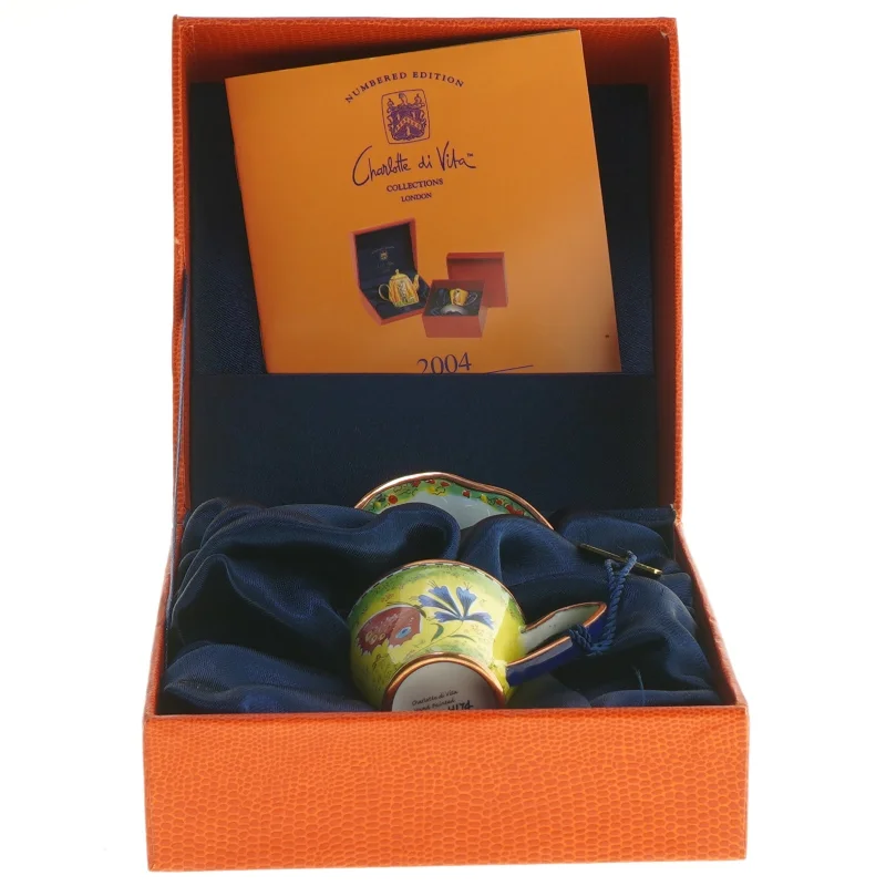 Dekorativ tekop med underkop fra Charlotte di Vita (str. 6 & 4 cm)