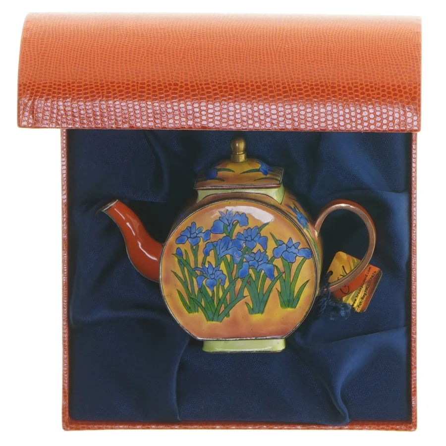 Dekorativ tepotte i gaveæske fra Charlotte di Vita MBE (str. 12x8,5 cm)