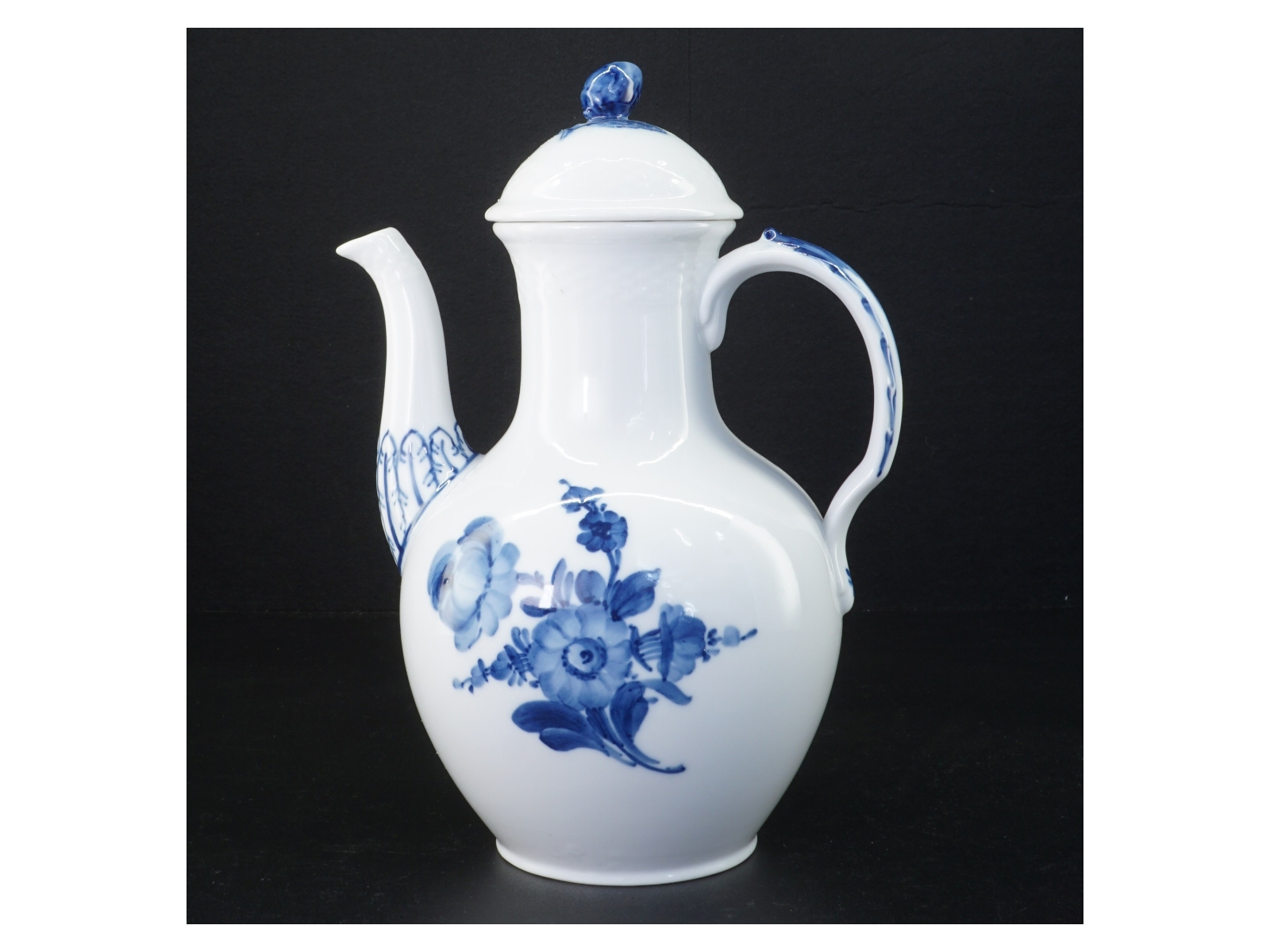 Blå Blomst porcelænskande fra Royal Copenhagen (str. 25 x 19 x 14 cm)