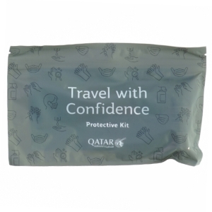 Rejsekit med mundbind handsker og håndsprit fra Qatar Airways (str. 22 x 14 cm)