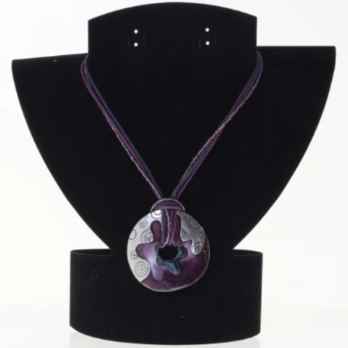 Halskæde med runde vedhæng (str. Kæde 44 cm smykke ø 5 cm)