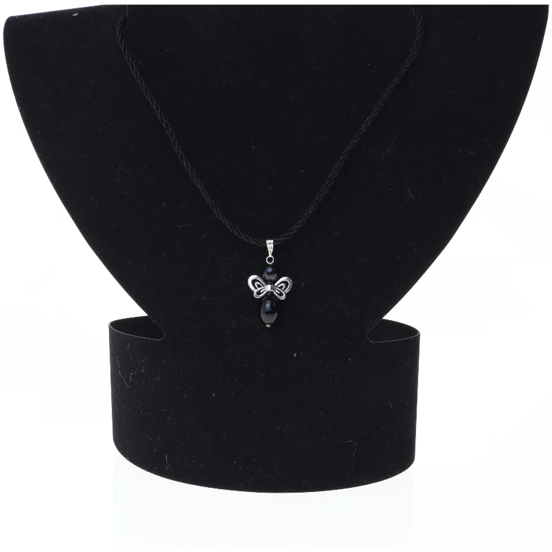 Engel vedhæng med sort kæde (str. 47 cm)