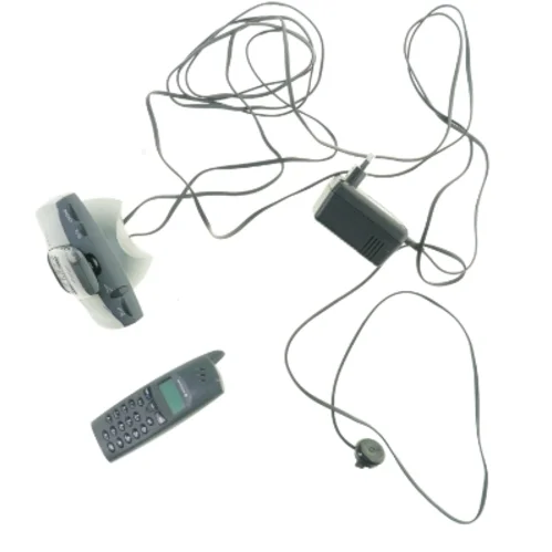 Telefon fra Ericsson (str. 14 x 5 cm)