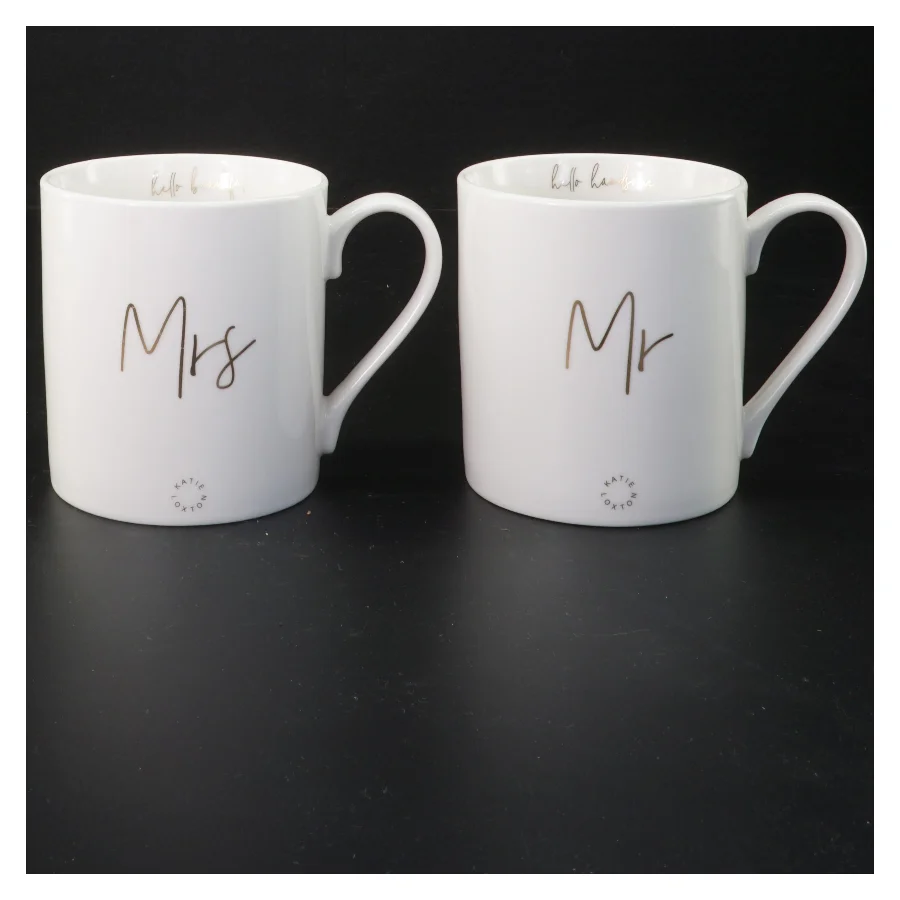 Sæt med Mr og Mrs krus fra Katie Loxton (str. 9,5x8 cm)