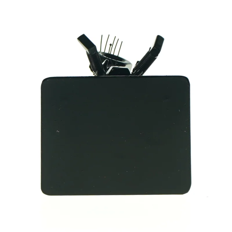 Figur på bænk (str. LBH: 10x8x18 cm)