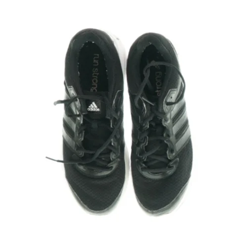 Sko fra Adidas (str. 46)