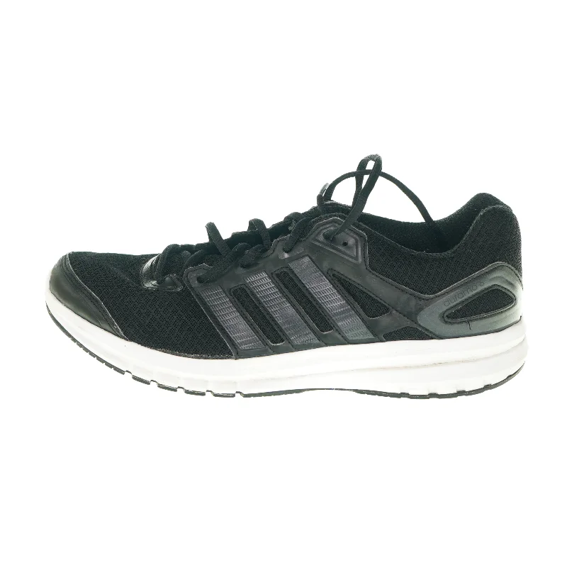 Sko fra Adidas (str. 46)