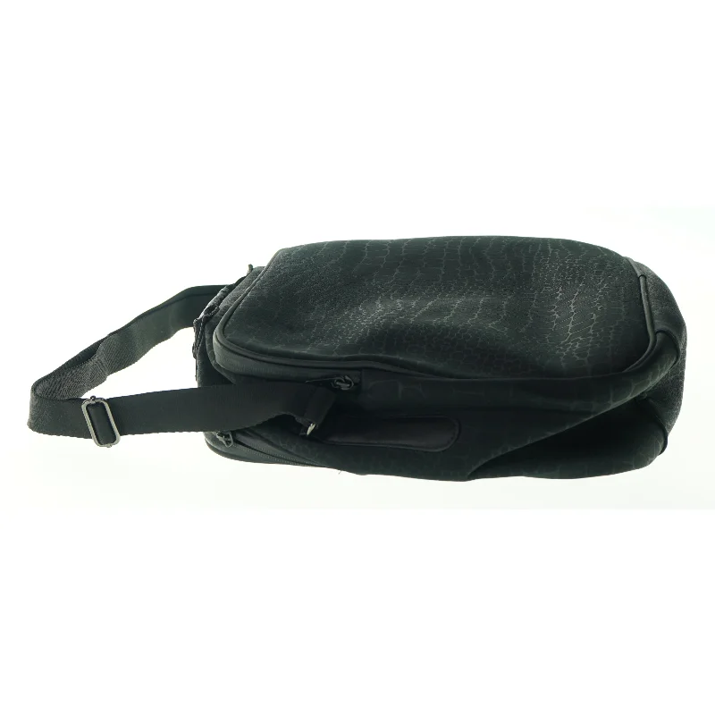 Computertaske  fra Adidas (str. LB:42x32cm)