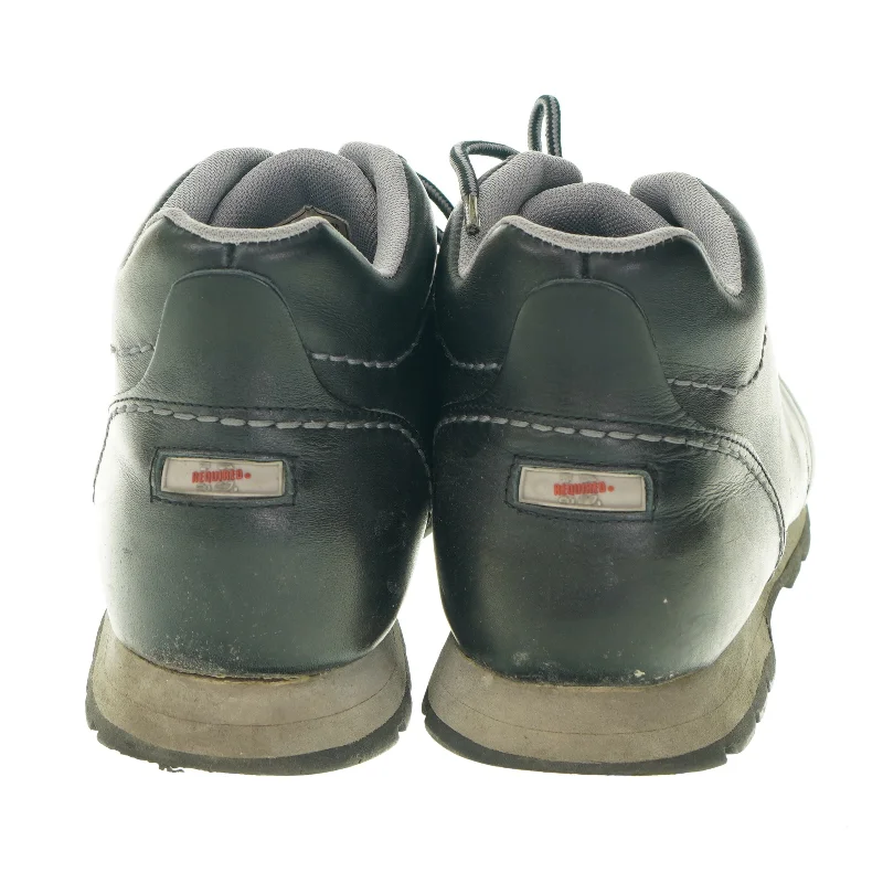 Sko fra Quiet (str. 46)