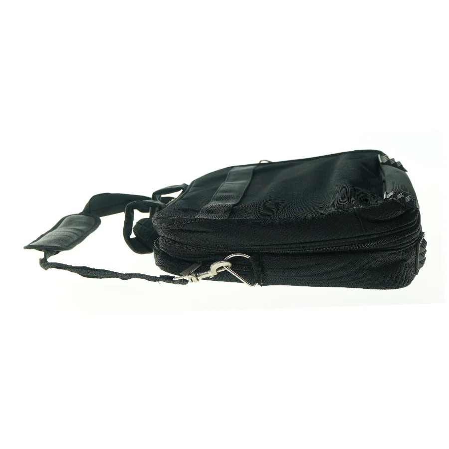 Computertaske med 3 forskellige rum og sidelommer fra Deloitte (str. LB:43x35cm)