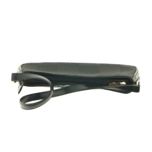 Sort aftenclutch fra Roccobarocco (str. 27 x 10 x 6 cm)