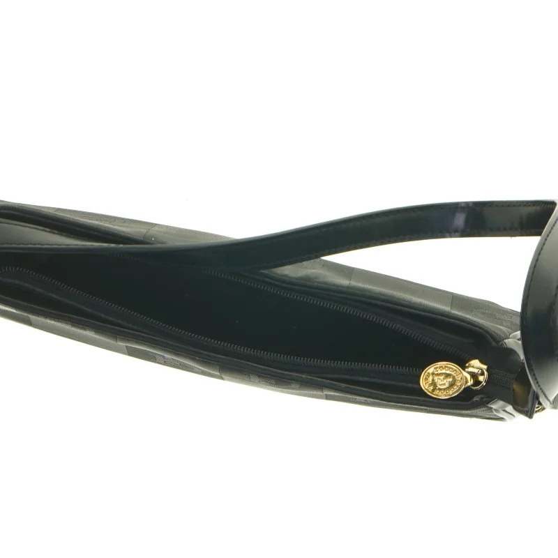 Sort aftenclutch fra Roccobarocco (str. 27 x 10 x 6 cm)