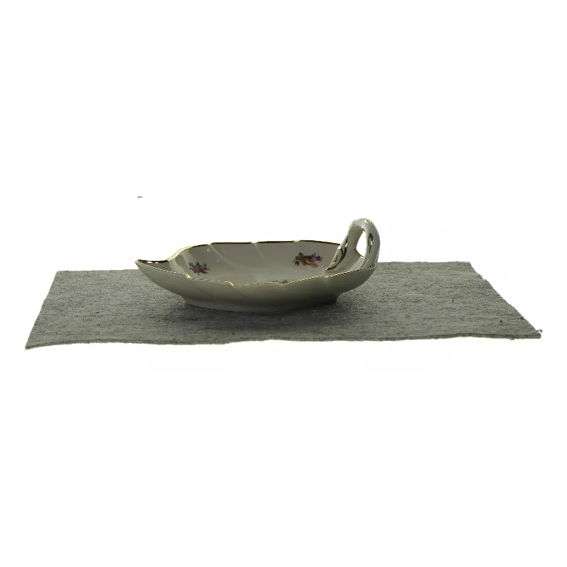 Dekorativt fad  fra Bucka&Nissen (str. LB:24x19cm)