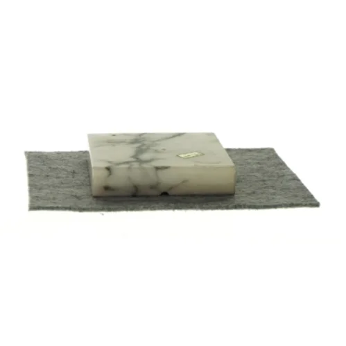 Dekorativt fad i marmor fra Genuine Alabaster  (str. LBH: 13x13x3cm)