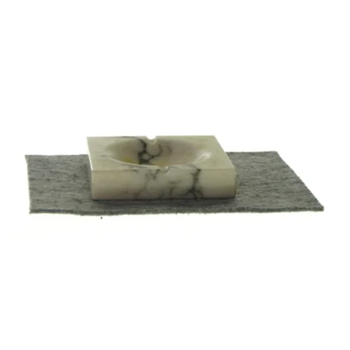 Dekorativt fad i marmor fra Genuine Alabaster  (str. LBH: 13x13x3cm)