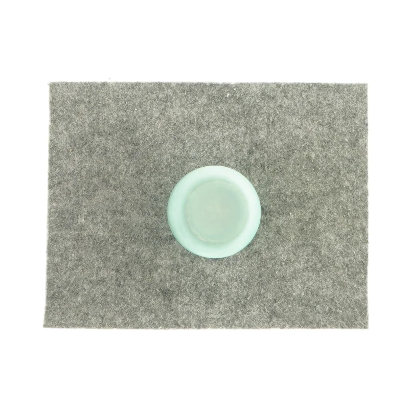 vase i grønt farvet glas (str. HØ 9x6 cm)