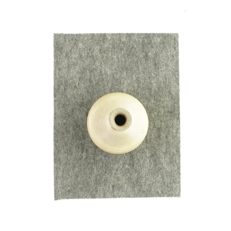 Vase med tynd åbning fra ukendt (str. HØ 15x9)