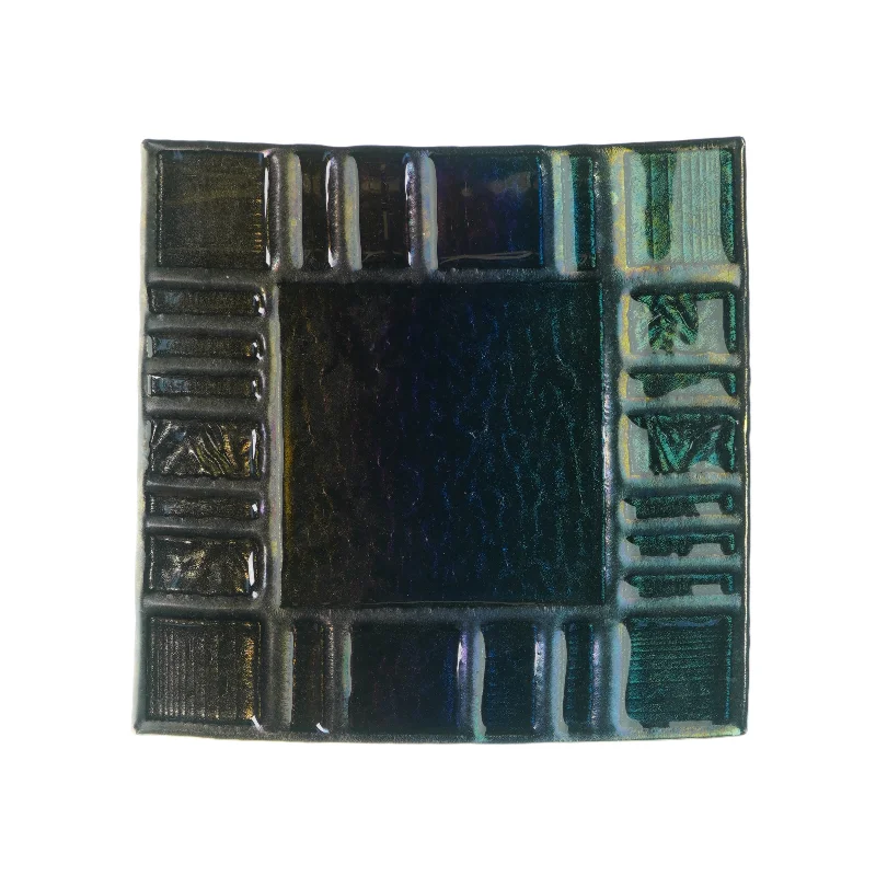 Dekorativt fad  (str. LB: 26,5x27cm)