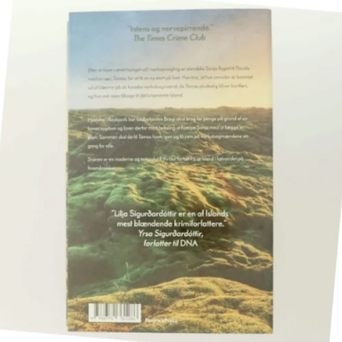 Snaren : spændingsroman af Lilja Sigurðardóttir (f. 1972) (Bog)