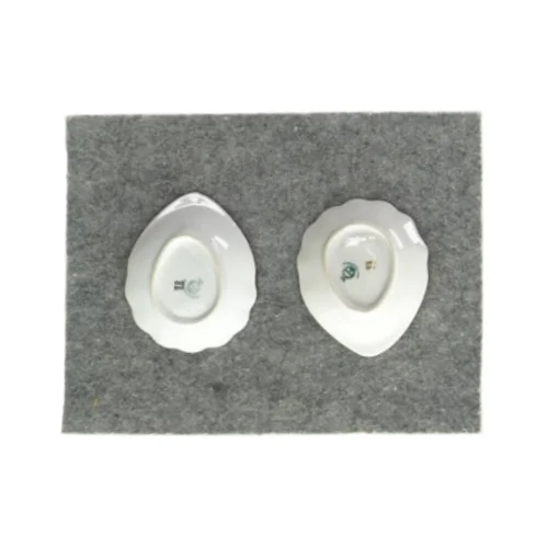 Små skåle med blomstermønster (2 stk.) fra Ukendt (str. LB:10x8,5cm)