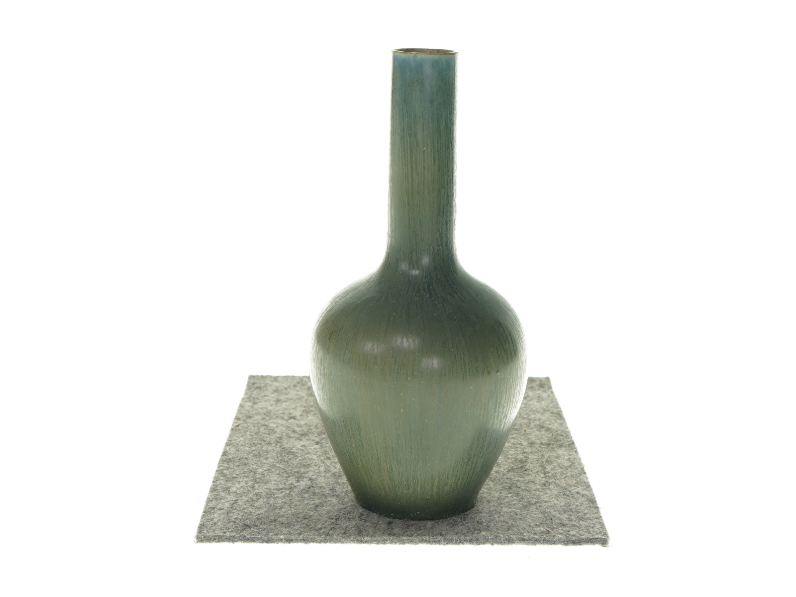 Vase med tynd hals (str. HØ: 20x10 cm)