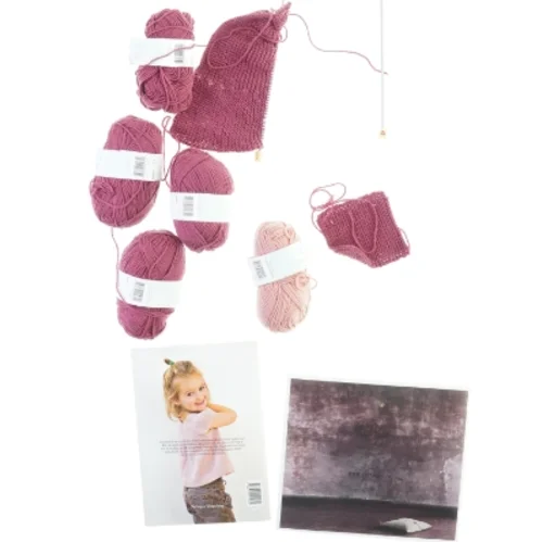 Strikke udstyr fra Debbie Bliss (str. 27 cm)