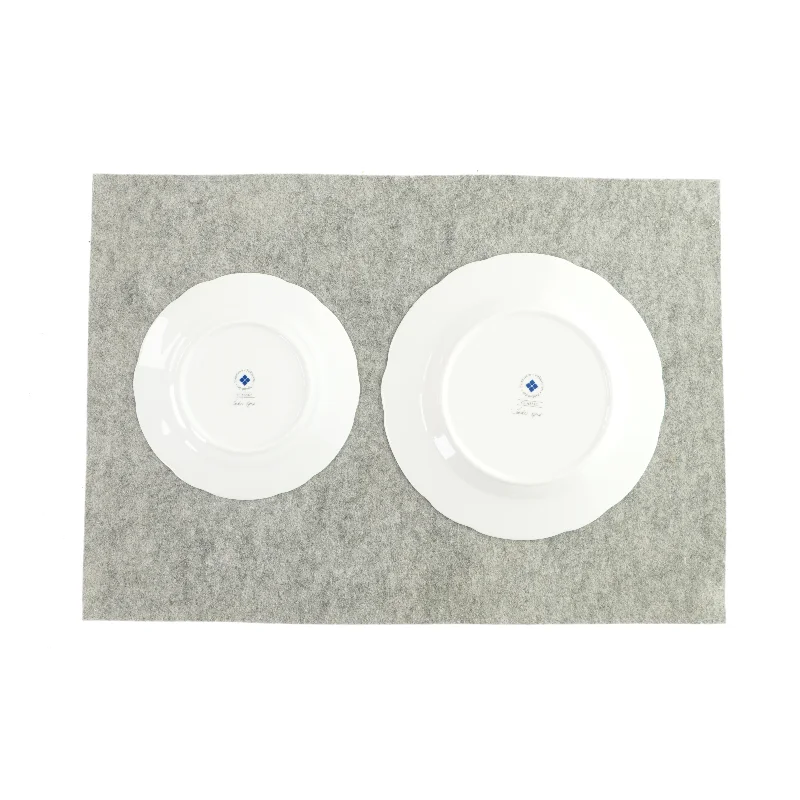 Lille og stor tallerken sæt fra Firkløveren (str. Ø: 22 og Ø: 20 cm)