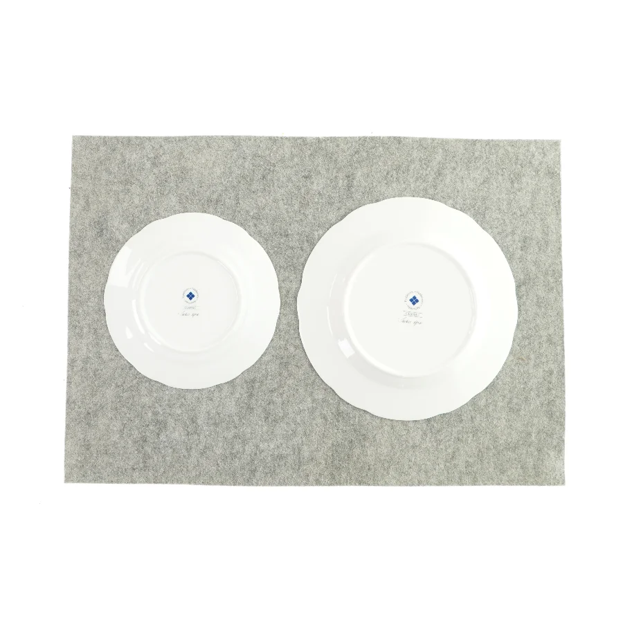 Lille og stor tallerken sæt fra Firkløveren (str. Ø: 22 og Ø: 20 cm)