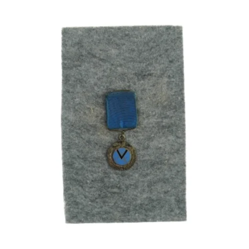 Broche fra 1942 (str. L: 7,5 cm)