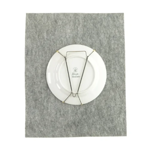 Pynte tallerken på Holder fra Lise Porcelæn (str. Ø:20)