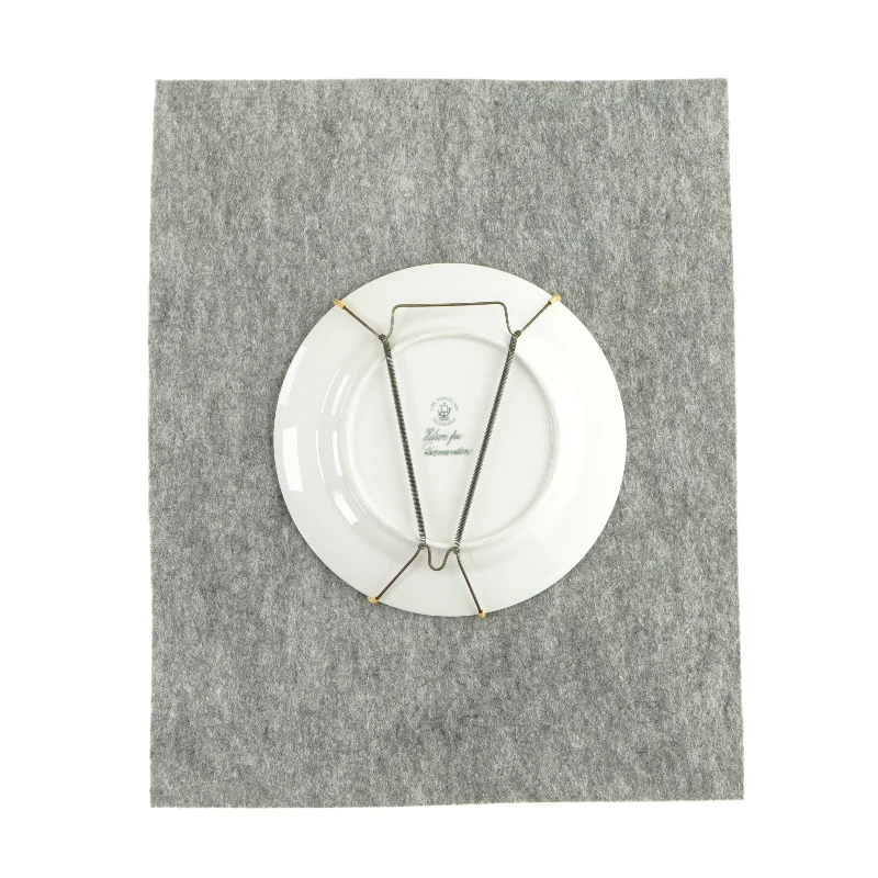 Pynte tallerken på Holder fra Lise Porcelæn (str. Ø:20)