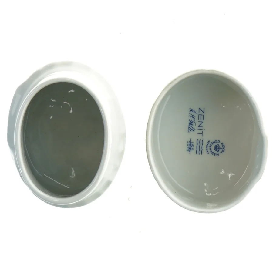 Porcelænsbeholder med låg fra Royal Copenhagen (str. 8x7 cm)
