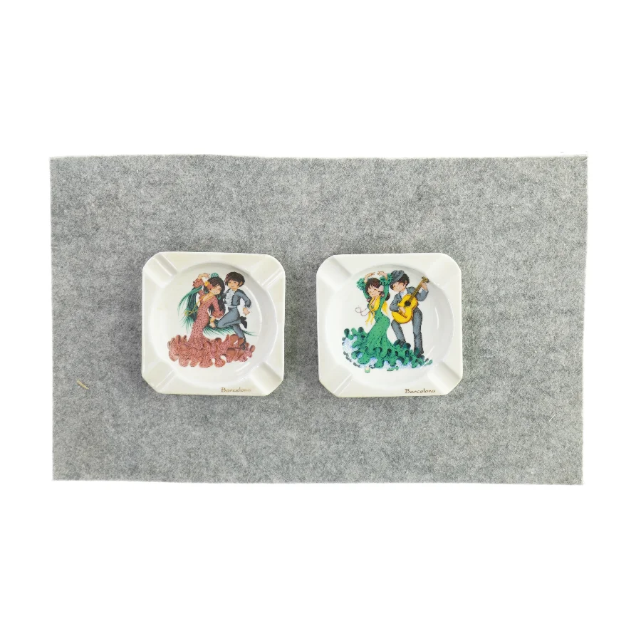 Små skåle med print fra Ukendt (str. LB: 11,5x11,5cm)