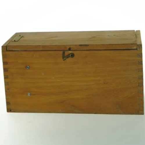 Vintage mikroskop med trækasse fra EriksOptik (str. 21 cm)