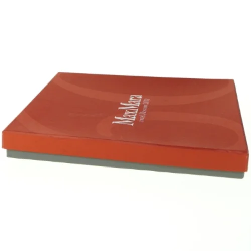 Tørklæde fra Max Mara (str. 24 cm)