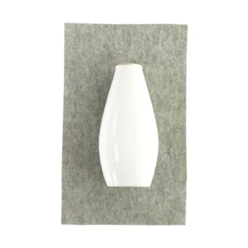 Vase med blomster (str. HØ: 24 x 11 cm)