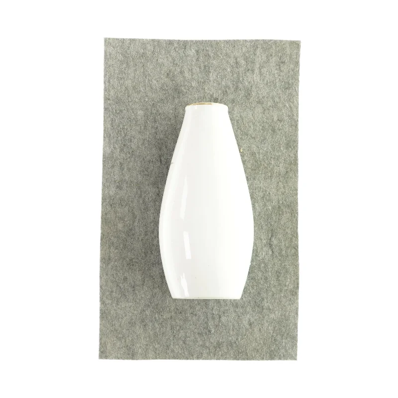 Vase med blomster (str. HØ: 24 x 11 cm)