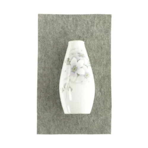 Vase med blomster (str. HØ: 24 x 11 cm)