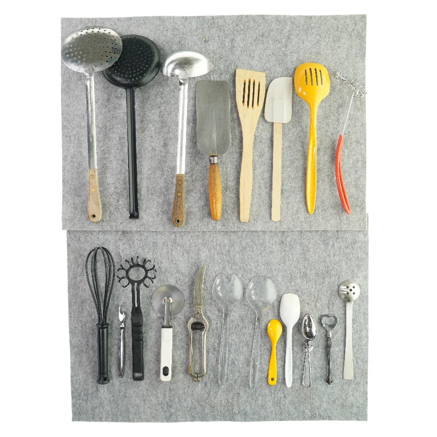 Forskellige køkkenredskaber fra Ukendt