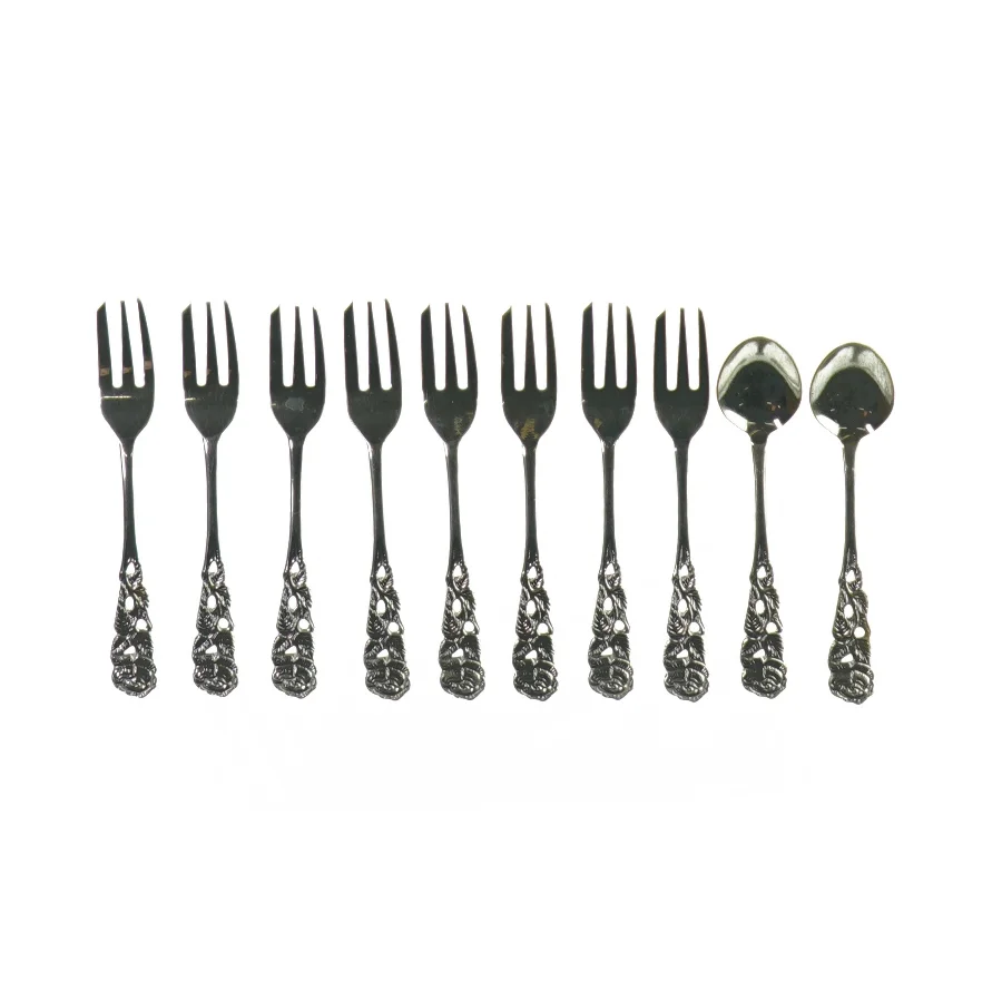 Bestik (8 gafler og 2 skeer) fra Ukendt (str. L: 12cm og L: 12,5cm)