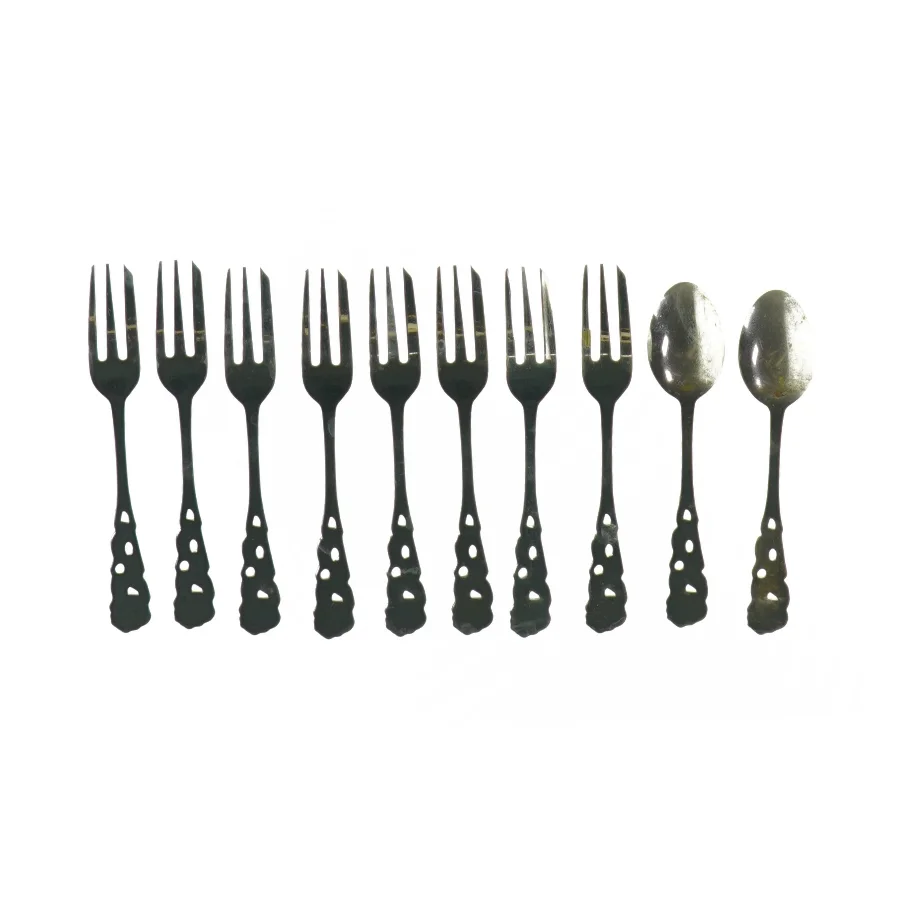 Bestik (8 gafler og 2 skeer) fra Ukendt (str. L: 12cm og L: 12,5cm)