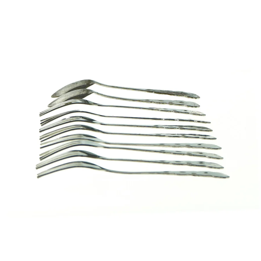 Bestik (8 gafler og 2 skeer) fra Ukendt (str. L: 12cm og L: 12,5cm)