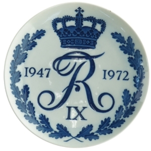 Tallerken jubilæum 1947-1972 Frederik IX fra Royal Copenhagen (str. Diameter 18 cm)