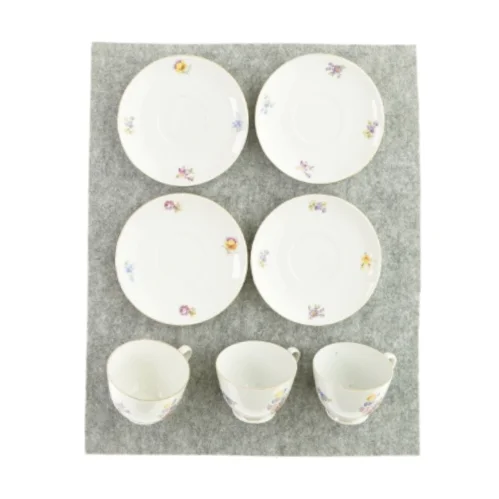 Thestel med 3 kopper og 4 underkopper fra Ukendt