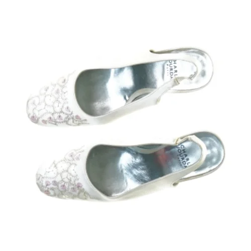 Sko fra Charles Jourdan (str. 37)