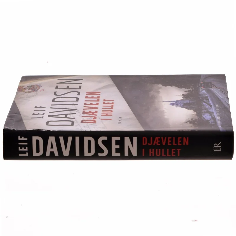 Djævelen i hullet af Leif Davidsen (Bog)