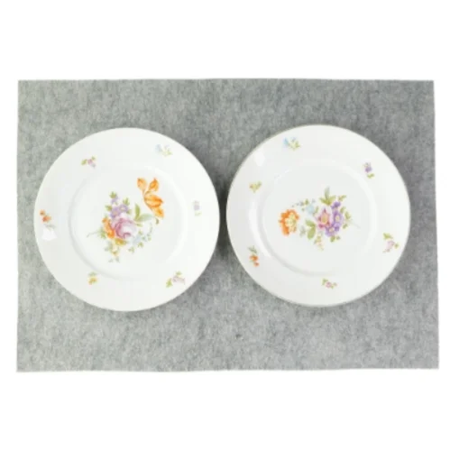 Tallerkener med blomstermønster fra Bavaria (str. Ø:26,5cm)