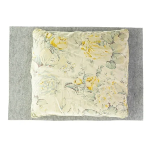 Pude med blomsterprint fra Ukendt (str. LB:42x40cm)