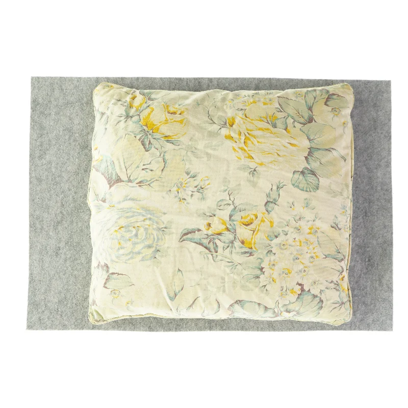 Pude med blomsterprint fra Ukendt (str. LB:42x40cm)