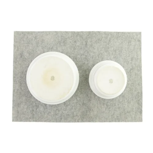 Forskellige skåle (2 stk) fra Pilvuyt (str. HØ: 7x24 og 10x18)